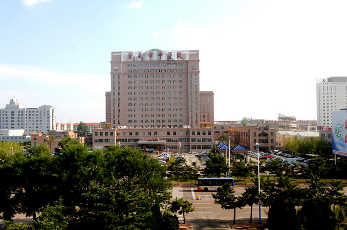 1、医院大楼_调整大小.jpg